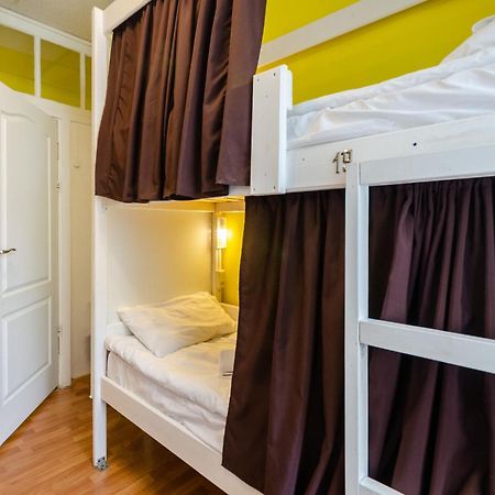 Sun City Hostel Киев Екстериор снимка