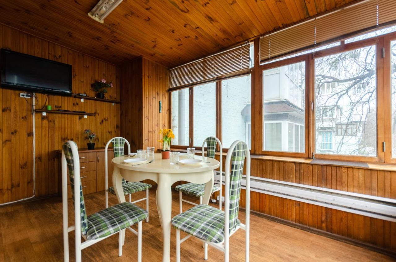 Sun City Hostel Киев Екстериор снимка