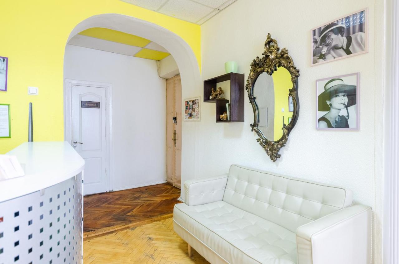 Sun City Hostel Киев Екстериор снимка