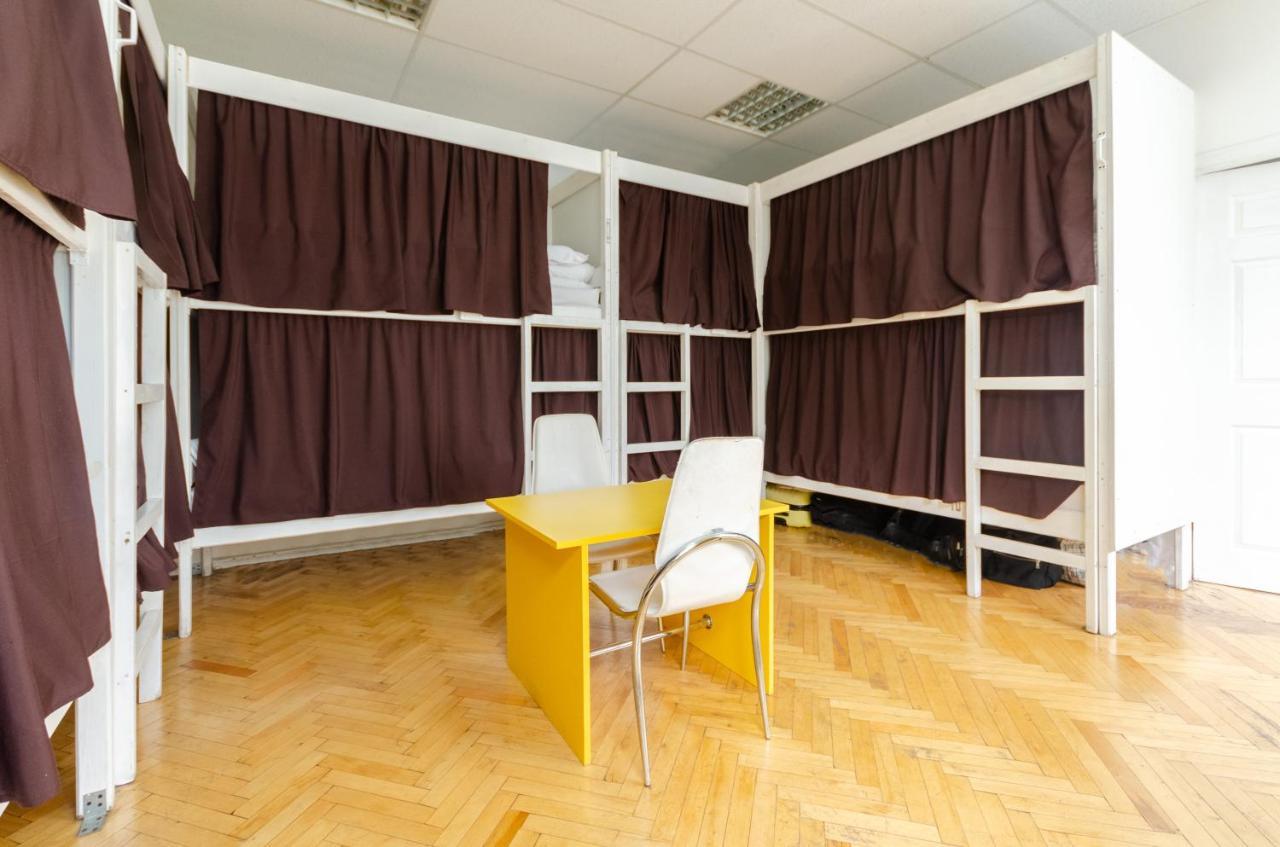 Sun City Hostel Киев Екстериор снимка