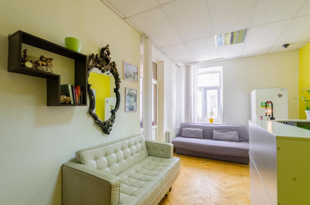 Sun City Hostel Киев Екстериор снимка