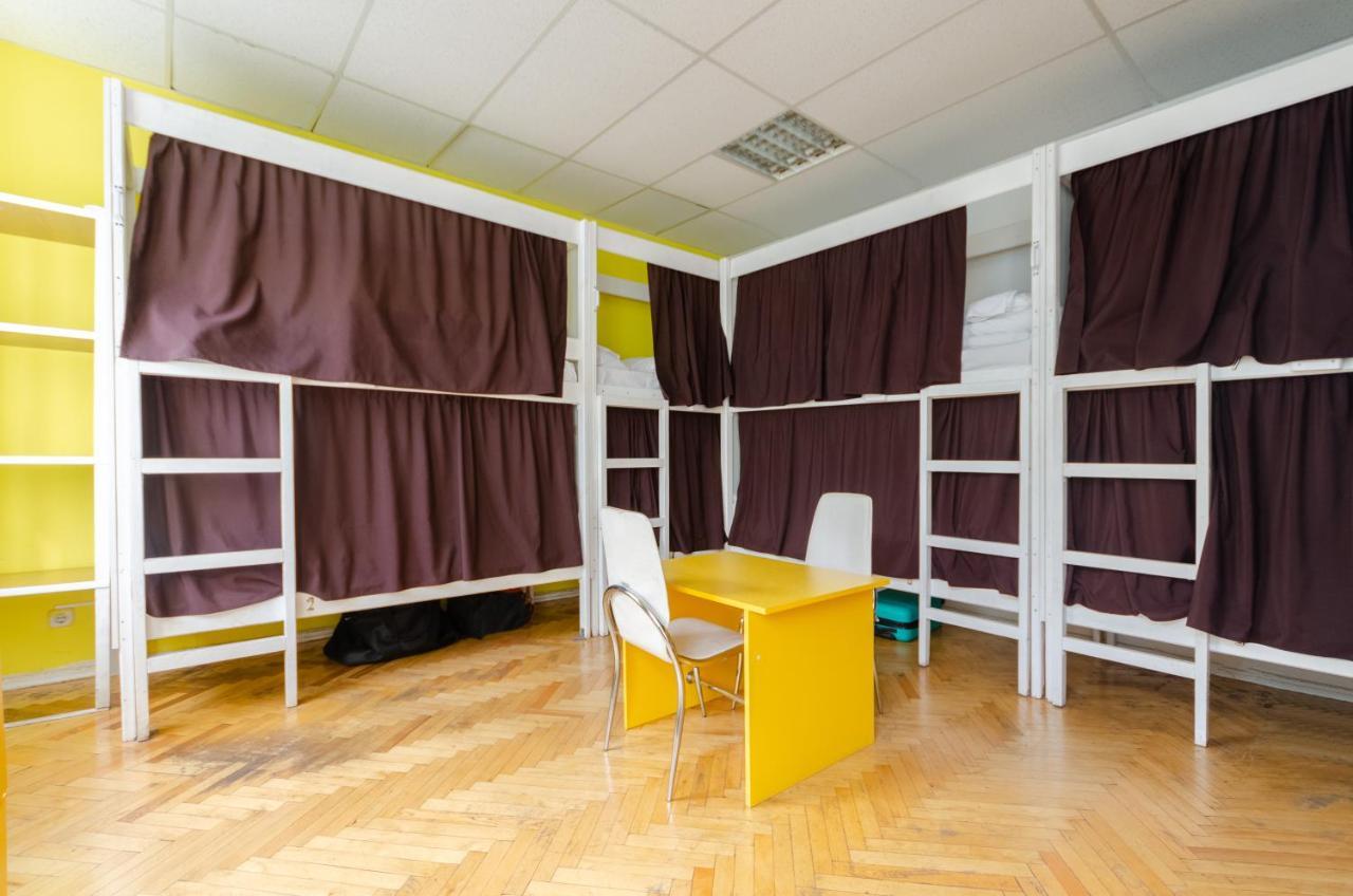 Sun City Hostel Киев Екстериор снимка